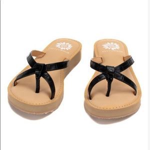 Womens Yellowbox Aesy Sandal Sz 8.5 Black and Beige Adjustable Strap NEW